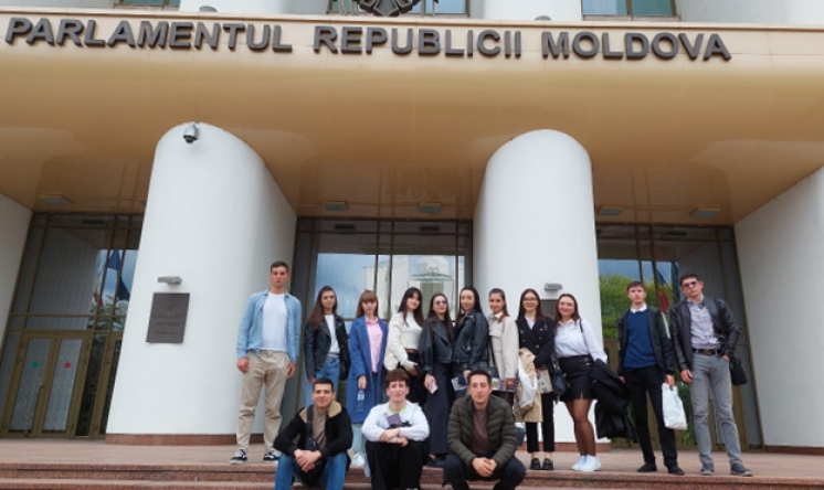 Students of Comrat State University went on a study visit to the Parliament of the Republic of Moldova