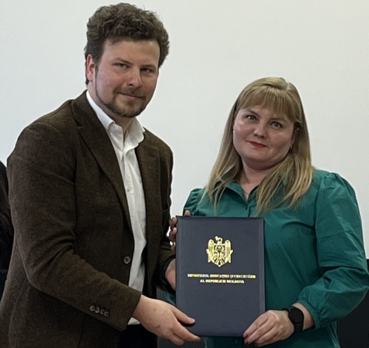Мавроди Д.И. награждена дипломом Министерства образования и исследований Молдовы